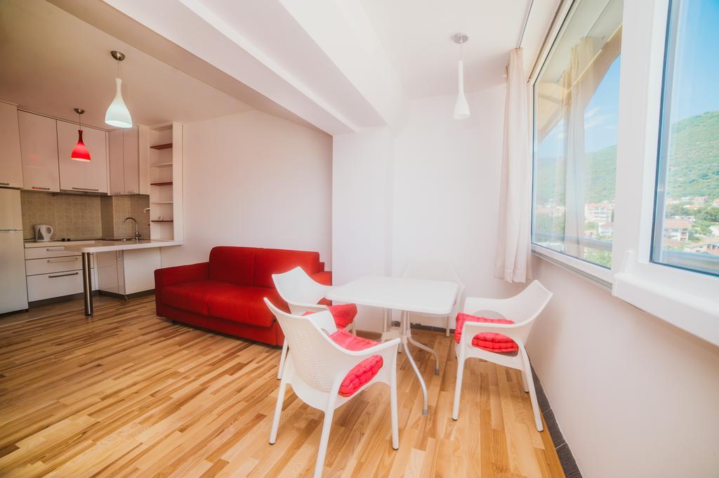 Apartment Dv Magnolia Τίβατ Δωμάτιο φωτογραφία